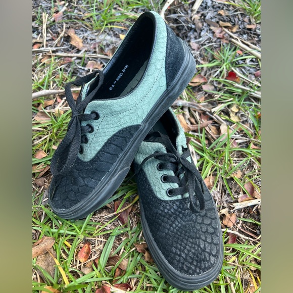 Vans Era Harry Potter Slytherin sneaker (W7, M5.5) - Picture 2 of 4